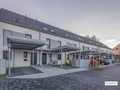 Provi frei Doppelhaushälfte mit Garage in 40599 Düsseldorf -