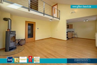 Trier: Hochwertige Maisonettewohnung mit Kamin und großem Balkon sowie zwei Tiefgaragenstellplätzen.