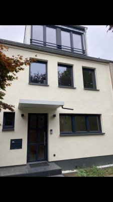 Möbliertes Designhaus mit Garten zur Zwischenmiete (01.09.25–01.09.26) in Köln-Widdersdorf