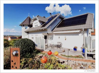 Weihnachten im neuen Haus feiern - Topausstattung: PV, Speicher, separates Apartment, Ausblick uvm.