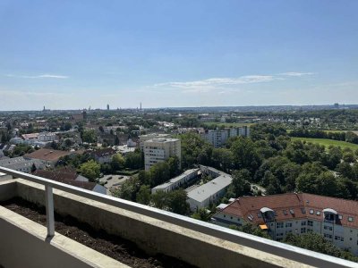 Hochwertige Zweizimmerwohnung im 19. Stock mit Panoramablick über Augsburg