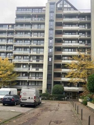 Elegannte 3 Zimmer-Wohnung mit grosser Terrase und Erstbezug nach Kernsanierung in Köln-Weiden