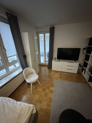 Großzügige 2 Zimmerwohnung in Unterföhring Nähe Bahnhof