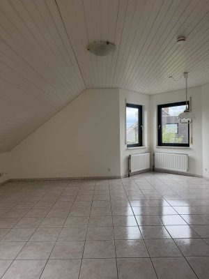 Charmante 1,5 Zimmer-Dachgeschosswohnung mit Balkon - ideal für Eigennutzer oder Kapitalanleger