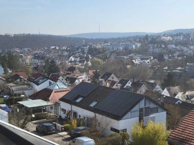Traumhafte Dachgeschoss-Wohnung mit Dachterrasse in Stuttgart-Botnang