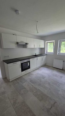 Erstbezug nach Sanierung 3,5-Zimmer-Erdgeschosswohnung mit geh.Innenausstattung mit Terrasse und EBK