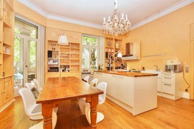 Großzügige Altbauwohnung über zwei Etagen mit Garten im Herzen Wiesbadens