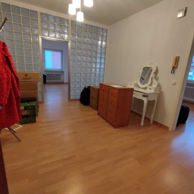 Helle 3 Zimmer Wohnung mit Einbauküche und Lift im Haus, 1. OG