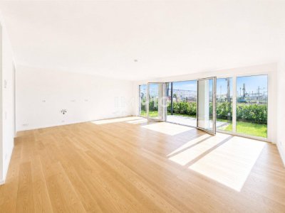 Townhouse Living directly at the main train station: Commission-free