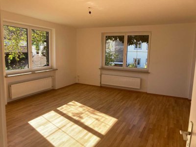 Großzügige, helle 3-Zimmer-Wohnung mit Bergblick, Balkon und neuwertiger Küche