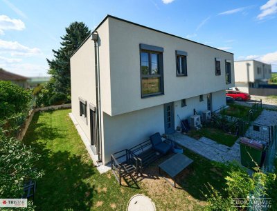 NEU! ++ FAMILIEN • EIGENNUTZER • ANLEGER ++ ERSTBEZUG IN RUHIGER GRÜNLAGE ++ FAMILIENFREUNDLICHES HAUS MIT STELLPLATZ &amp; EINBAUKÜCHE ++ 1220 WIEN ++