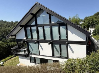 Mitten im Grünen und doch stadtnah: Modernes Doppelhaus  in Stuttgart-Botnang