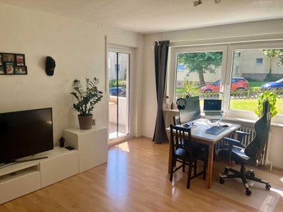 Helle, möblierte 2-Zimmer Wohnung mit sonnigem Balkon
