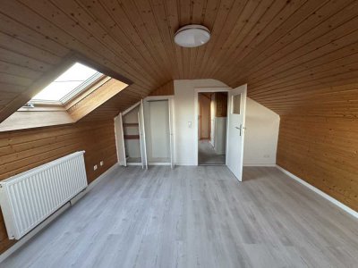 Charmante 1,5 Z. Dachgeschosswohnung zu vermieten in Echterdingen