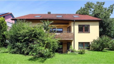 Erstbezug nach Sanierung mit EBK: Stilvolle 1-Zimmer-Dachgeschosswohnung mit geh. Innenausstattung