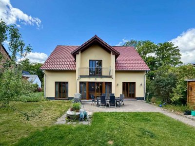 Energieeffizienz A+ /// Hochwertig ausgestattetes Einfamilienhaus in ruhiger Anliegerstraße