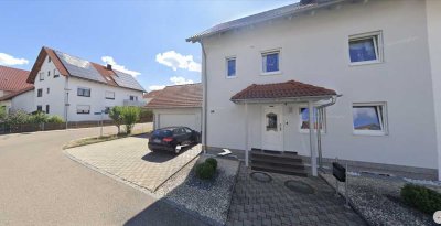 Großzügige Doppelhaushälfte + 58m2 Einliegerwohnung!, Frei ab 1.8