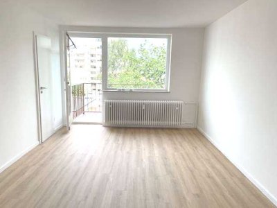 Frisch sanierte 2-Zimmer-Wohnung mit Balkon in urbaner Lage, Offenbach Westend