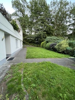 Freundlich renovierte 3-Zimmer-Wohnung mit Einbauküche und Garten