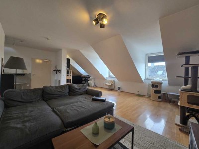 „Zeitlos elegant. Urban gelegen - zentrales Dreiraum-Flairgnügen " Termine s. Text