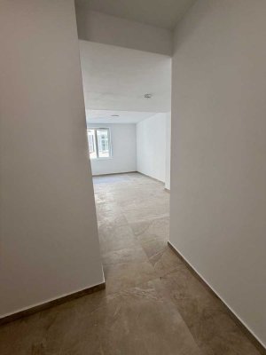 Kernsanierte großzügige 2-Zimmer-(optional 3-Zi.) City-Wohnung mit Aufzug, Balkon & Innenhof