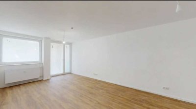 Helle 2-Zimmer-Wohnung mit Balkon!