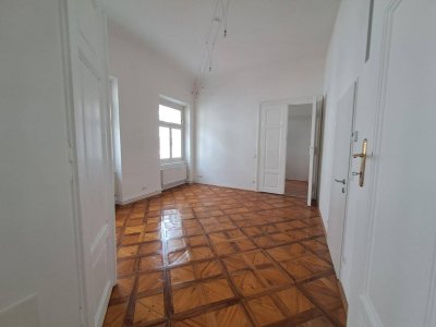 Innere Stadt! Erstbezug nach Sanierung mit Blick auf den Mehlplatz!