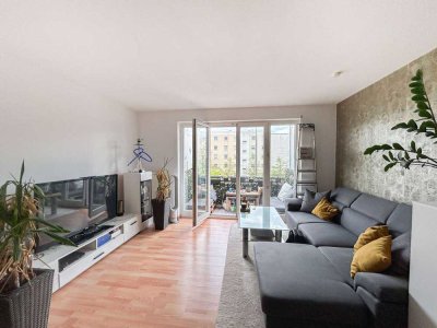 Hoch über der Stadt – Modernisierte 2-Zimmer-Wohnung mit Balkon & Aufzug