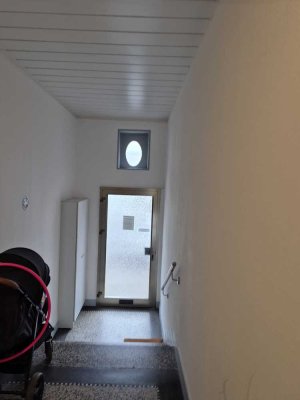 Hochpaterre 3Zimmer, Terrasse und Waschkeller in 41065 MG