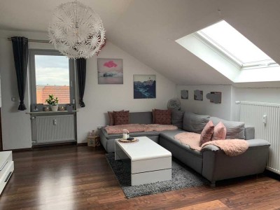 Wunderschöne 3,5-Zimmer-DG-Wohnung mit EBK in Schwarzenfeld