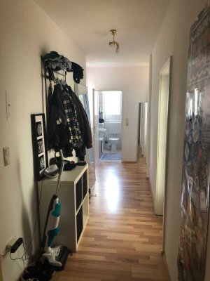 WG-GEEIGNET - Stilvolle 2-Zimmer-Hochparterre-Wohnung mit EBK in Pfersee in Wertachnähe