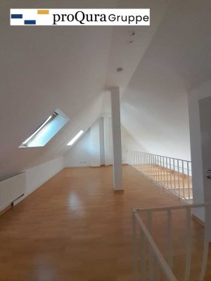 Moderne Dachgeschosswohnung in Arnstadt mit Balkon
