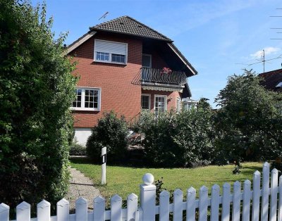 Freistehendes Einfamilienhaus mit großem Garten