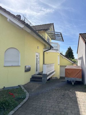 Schöne 2-Zimmer-DG-Wohnung mit Balkon und EBK in Bretzfeld - Waldbach