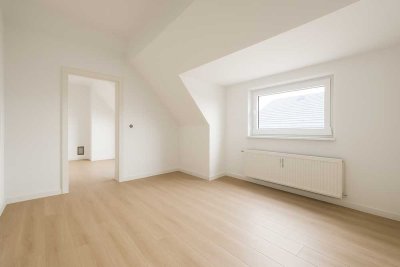 Traumhafte 2,5 Zimmer DG Wohnung zentral in Merseburg! *Kernsaniert mit PKW Stellplatz*