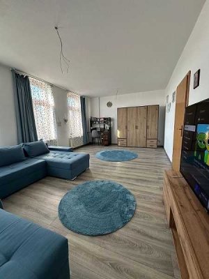 Teilmöblierte 3-Raum-Wohnung mit Balkon