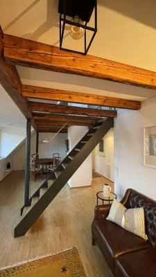 Lichtdurchflutet und ruhig - 2,5 Zimmer Wohnung mit toller Aussicht