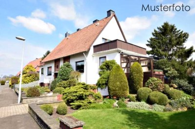 Großzügige Doppelhaushälfte mit Einliegerwohnung - 240m² Wohnfläche, Garten, Balkon & Garage