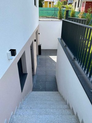 Neuwertige Wohnung mit zweieinhalb Zimmern mit Terrasse und Einbauküche in Ebersbach
