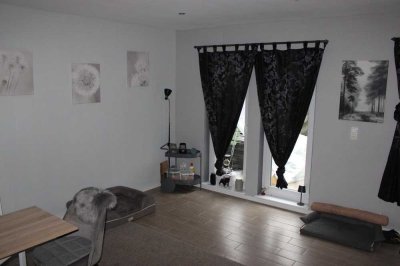 Geräumige 5-Zimmer Wohnung mit Terrasse in Handeloh