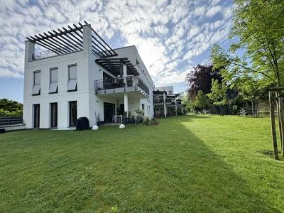 / AMEXIS /
Wasserlage, sonnige, ruhige 5-Zimmerwohnung