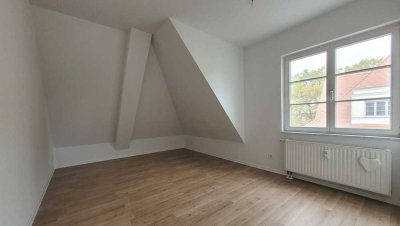Kuschelige Dachgeschosswohnung im 2.OG mit Loggia in Markkleeberg!