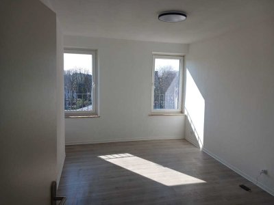 Wunderschöne Renovierte 3 Zimmer Wohnung