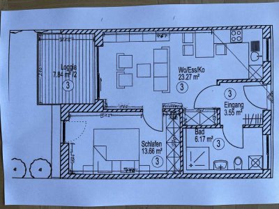 In Deggendorf: Gepflegte Terrassenwohnung mit zwei Zimmern und Balkon