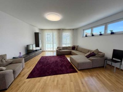 Baden-Baden, moderne 4-Zimmer Wohnung mit großem sonnigem Balkon und Tiefgarage nahe Festspielhaus