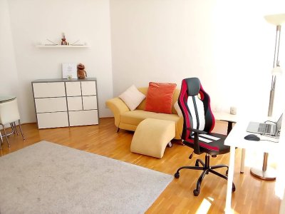 1 Preis für ALLES INKLUSIVE Wohnen auf Zeit+Provisionsfrei+komplett ausgestattet+lichtdurchflutet+Hauptbahnhofnähe +38m² kompakt+ideal aufgeteilt für 1-2 Personen+Kurzzeitmiete von privat+1.Liftstock+einziehen+wohlfühlen.