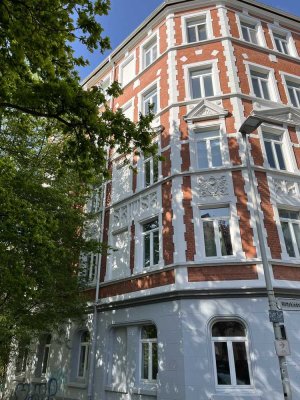 Altbaucharme in Linden-Mitte mit Balkon