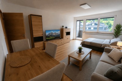 "Freizeitwohnsitz! Modern renovierte Studio-Wohnung mit Balkon, Bergblick, Garage in Kirchberg in Tirol"