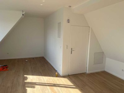 Charmantes 1-Zimmer Apartment im DG in Köln Altstadt & Neustadt-Süd