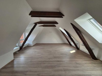 1000 € - 1200 m² - 4.0 Zi.